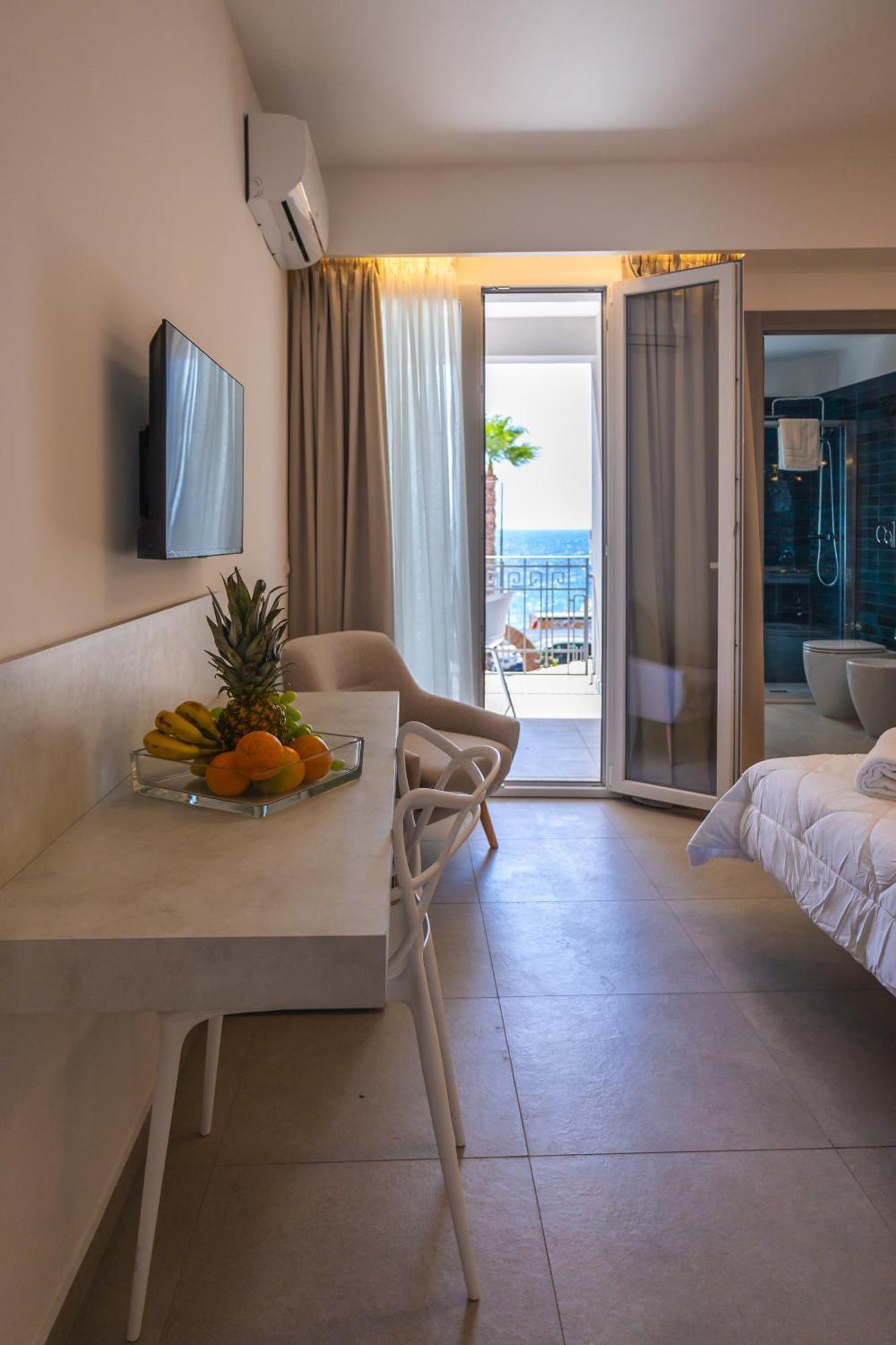 Atena Room Letojanni Exterior foto
