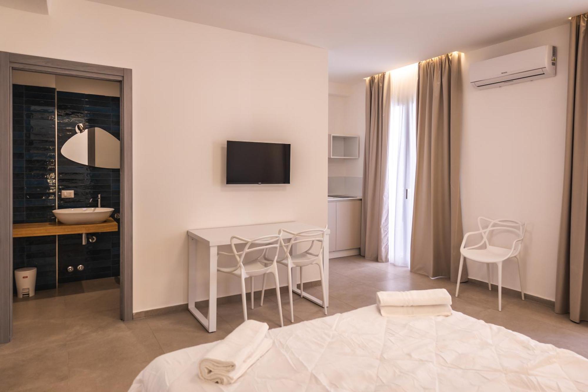 Atena Room Letojanni Exterior foto