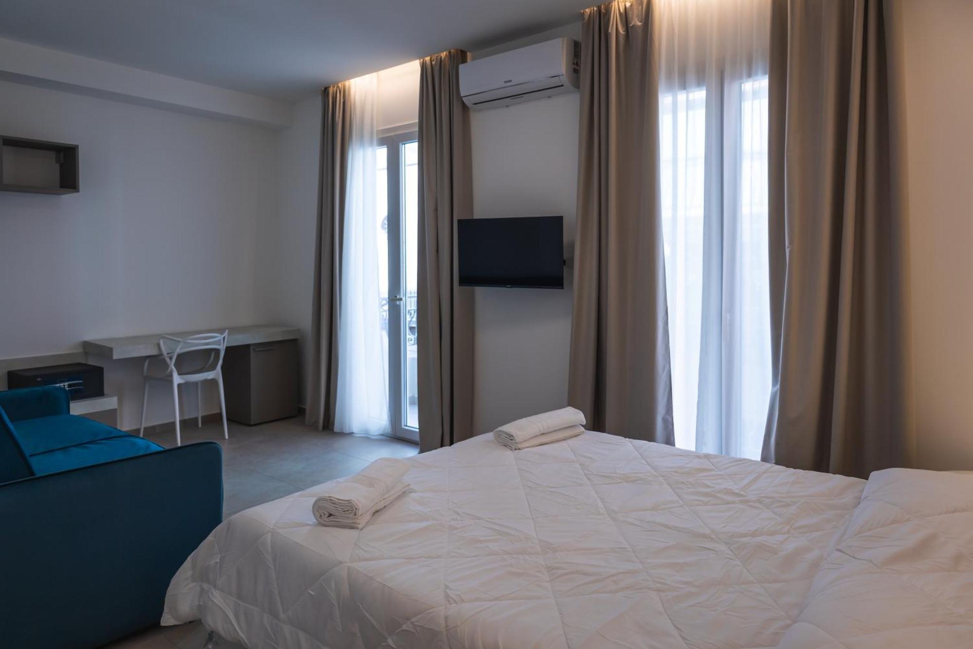Atena Room Letojanni Exterior foto